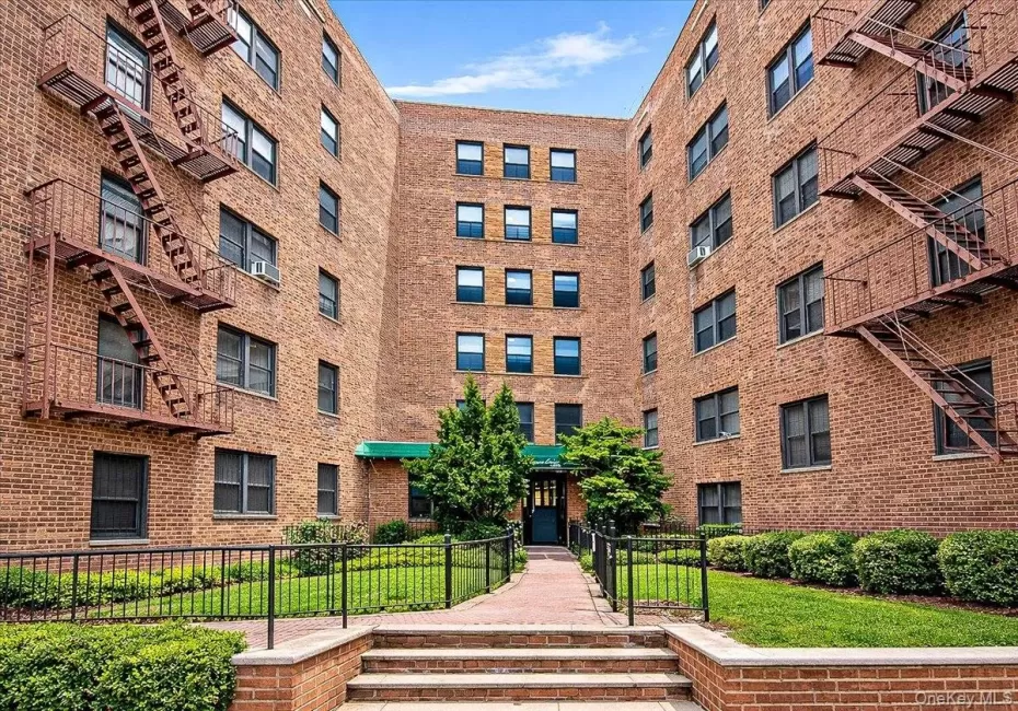 139-05 85th Drive, New York, NY, 2 Bedrooms Bedrooms, 5 Rooms Rooms,1 BathroomBathrooms,Residential,For Rent,85th,0,968791 139-05 85th Drive, New York, NY, 2 Bedrooms Bedrooms, 5 Rooms Rooms,1 BathroomBathrooms,Residential,For Rent,85th,0,968791