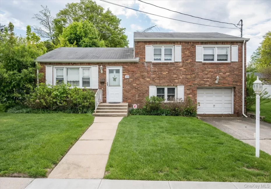 145 Arthur Avenue, Hempstead, NY, 3 Bedrooms Bedrooms, 8 Rooms Rooms,1 BathroomBathrooms,Residential,For Rent,Arthur,0,1012451 145 Arthur Avenue, Hempstead, NY, 3 Bedrooms Bedrooms, 8 Rooms Rooms,1 BathroomBathrooms,Residential,For Rent,Arthur,0,1012451
