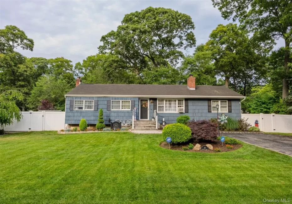 30 Marbeth Circle, Brookhaven, NY, 3 Bedrooms Bedrooms, 6 Rooms Rooms,2 BathroomsBathrooms,Residential,For Rent,Marbeth,0,1012676 30 Marbeth Circle, Brookhaven, NY, 3 Bedrooms Bedrooms, 6 Rooms Rooms,2 BathroomsBathrooms,Residential,For Rent,Marbeth,0,1012676