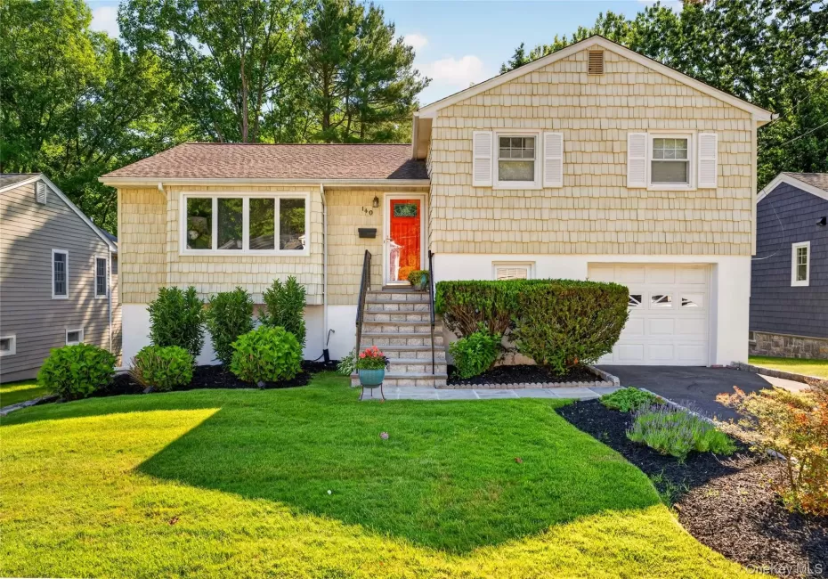 140 Saxon Drive, Mamaroneck, NY, 3 Bedrooms Bedrooms, 8 Rooms Rooms,2 BathroomsBathrooms,Residential,For Rent,Saxon,0,1011168 140 Saxon Drive, Mamaroneck, NY, 3 Bedrooms Bedrooms, 8 Rooms Rooms,2 BathroomsBathrooms,Residential,For Rent,Saxon,0,1011168