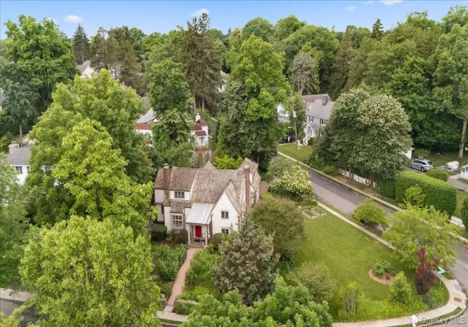 47 Brookside Drive, Mamaroneck, NY, 3 Bedrooms Bedrooms, 9 Rooms Rooms,2 BathroomsBathrooms,Residential,For Rent,Brookside,0,1009024 47 Brookside Drive, Mamaroneck, NY, 3 Bedrooms Bedrooms, 9 Rooms Rooms,2 BathroomsBathrooms,Residential,For Rent,Brookside,0,1009024