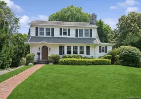 15 Lyons Place, Mamaroneck, NY, 4 Bedrooms Bedrooms, 9 Rooms Rooms,3 BathroomsBathrooms,Residential,For Rent,Lyons,0,1010140 15 Lyons Place, Mamaroneck, NY, 4 Bedrooms Bedrooms, 9 Rooms Rooms,3 BathroomsBathrooms,Residential,For Rent,Lyons,0,1010140