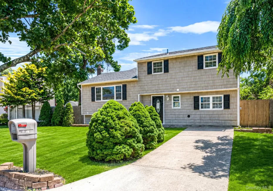 18 Lark Drive, Brookhaven, NY, 4 Bedrooms Bedrooms, 9 Rooms Rooms,2 BathroomsBathrooms,Residential,For Rent,Lark,0,1013822 18 Lark Drive, Brookhaven, NY, 4 Bedrooms Bedrooms, 9 Rooms Rooms,2 BathroomsBathrooms,Residential,For Rent,Lark,0,1013822