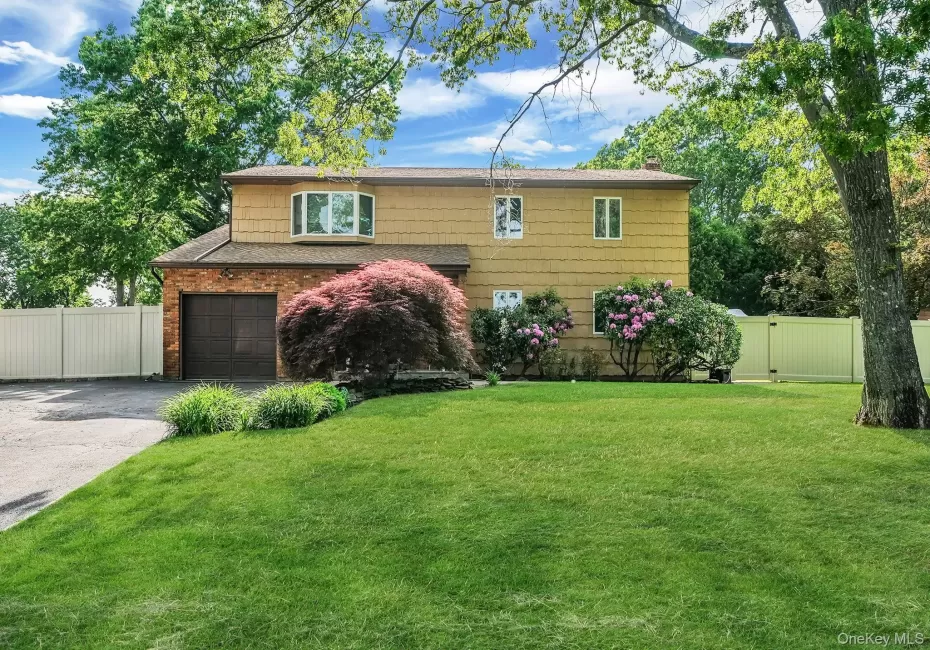 26 Heritage Place, Smithtown, NY, 4 Bedrooms Bedrooms, 10 Rooms Rooms,2 BathroomsBathrooms,Residential,For Rent,Heritage,0,1013825 26 Heritage Place, Smithtown, NY, 4 Bedrooms Bedrooms, 10 Rooms Rooms,2 BathroomsBathrooms,Residential,For Rent,Heritage,0,1013825