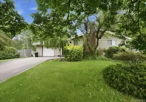 1020 Commack Road, Huntington, NY, 3 Bedrooms Bedrooms, 8 Rooms Rooms,3 BathroomsBathrooms,Residential,For Rent,Commack,0,1014206 1020 Commack Road, Huntington, NY, 3 Bedrooms Bedrooms, 8 Rooms Rooms,3 BathroomsBathrooms,Residential,For Rent,Commack,0,1014206