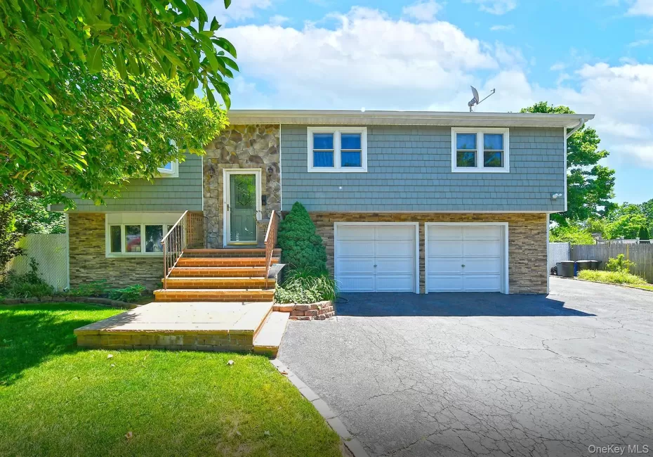 183 6th Avenue, Brookhaven, NY, 4 Bedrooms Bedrooms, 9 Rooms Rooms,2 BathroomsBathrooms,Residential,For Rent,6th,0,1012922 183 6th Avenue, Brookhaven, NY, 4 Bedrooms Bedrooms, 9 Rooms Rooms,2 BathroomsBathrooms,Residential,For Rent,6th,0,1012922