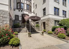 26 Pondfield Road, Yonkers, NY, 3 Rooms Rooms,1 BathroomBathrooms,Residential Lease,For Rent,Pondfield,0,1005492 26 Pondfield Road, Yonkers, NY, 3 Rooms Rooms,1 BathroomBathrooms,Residential Lease,For Rent,Pondfield,0,1005492
