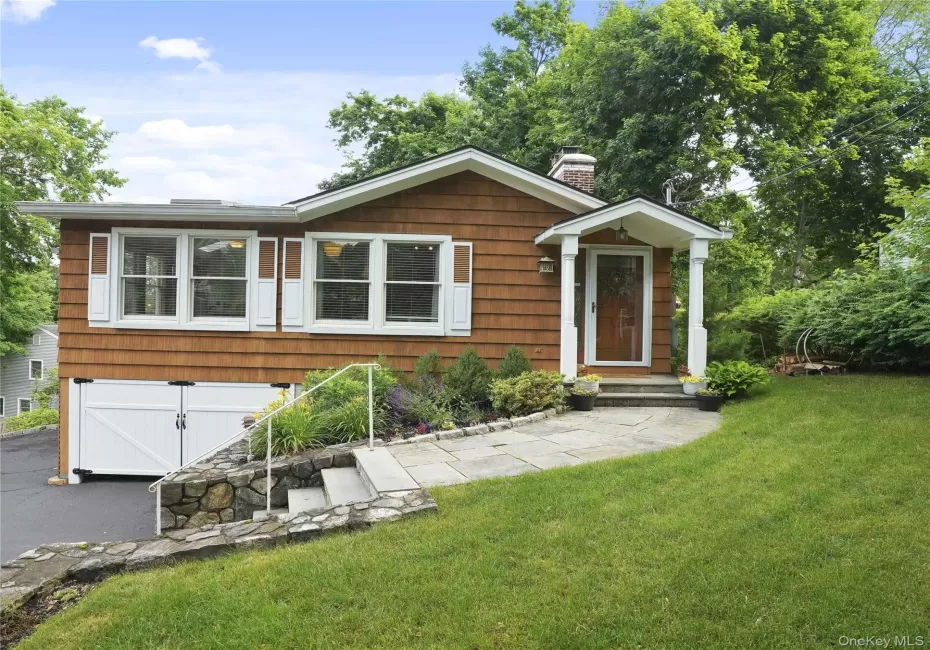 61 Ridgewood Drive, Mount Pleasant, NY, 3 Bedrooms Bedrooms, 7 Rooms Rooms,2 BathroomsBathrooms,Residential,For Rent,Ridgewood,0,1009246 61 Ridgewood Drive, Mount Pleasant, NY, 3 Bedrooms Bedrooms, 7 Rooms Rooms,2 BathroomsBathrooms,Residential,For Rent,Ridgewood,0,1009246