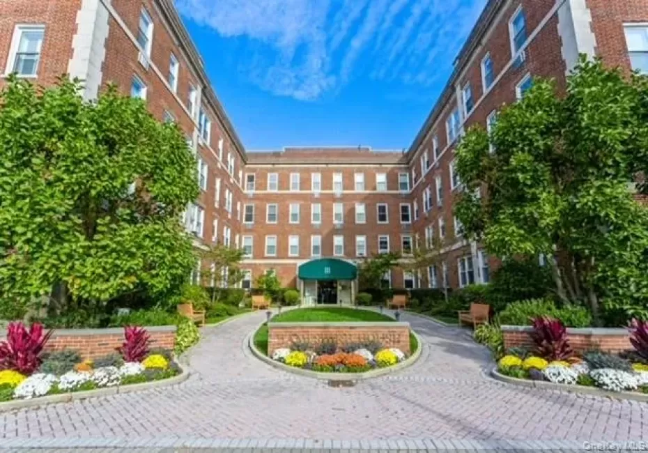 111 7th Street, Hempstead, NY, 2 Bedrooms Bedrooms, 5 Rooms Rooms,2 BathroomsBathrooms,Residential Lease,For Rent,7th,0,1013101 111 7th Street, Hempstead, NY, 2 Bedrooms Bedrooms, 5 Rooms Rooms,2 BathroomsBathrooms,Residential Lease,For Rent,7th,0,1013101