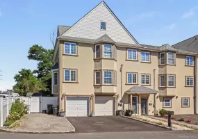 42 Leonard Street, Haverstraw, NY, 3 Bedrooms Bedrooms, 7 Rooms Rooms,2 BathroomsBathrooms,Residential Lease,For Rent,Leonard,0,1013969 42 Leonard Street, Haverstraw, NY, 3 Bedrooms Bedrooms, 7 Rooms Rooms,2 BathroomsBathrooms,Residential Lease,For Rent,Leonard,0,1013969