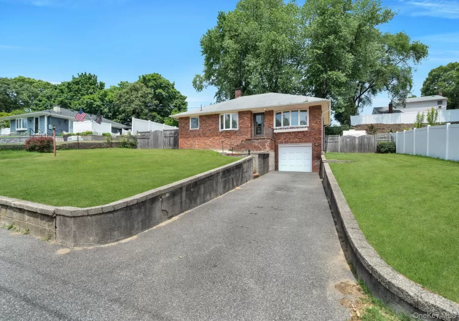 35 Wyandotte Street, Brookhaven, NY, 3 Bedrooms Bedrooms, 6 Rooms Rooms,1 BathroomBathrooms,Residential,For Rent,Wyandotte,0,1014578 35 Wyandotte Street, Brookhaven, NY, 3 Bedrooms Bedrooms, 6 Rooms Rooms,1 BathroomBathrooms,Residential,For Rent,Wyandotte,0,1014578