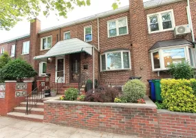 65-26 79th Street, New York, NY, 3 Bedrooms Bedrooms, 7 Rooms Rooms,2 BathroomsBathrooms,Residential,For Rent,79th,0,1014639 65-26 79th Street, New York, NY, 3 Bedrooms Bedrooms, 7 Rooms Rooms,2 BathroomsBathrooms,Residential,For Rent,79th,0,1014639
