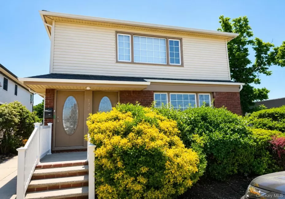 1723 Broadway, Hempstead, NY, 3 Bedrooms Bedrooms, 7 Rooms Rooms,2 BathroomsBathrooms,Residential Lease,For Rent,Broadway,0,1014596 1723 Broadway, Hempstead, NY, 3 Bedrooms Bedrooms, 7 Rooms Rooms,2 BathroomsBathrooms,Residential Lease,For Rent,Broadway,0,1014596