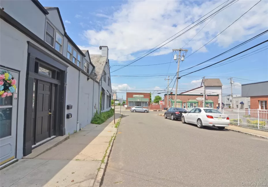 2 Second Avenue, North Hempstead, NY, 1 Bedroom Bedrooms, 4 Rooms Rooms,1 BathroomBathrooms,Residential Lease,For Rent,Second,0,1014852 2 Second Avenue, North Hempstead, NY, 1 Bedroom Bedrooms, 4 Rooms Rooms,1 BathroomBathrooms,Residential Lease,For Rent,Second,0,1014852