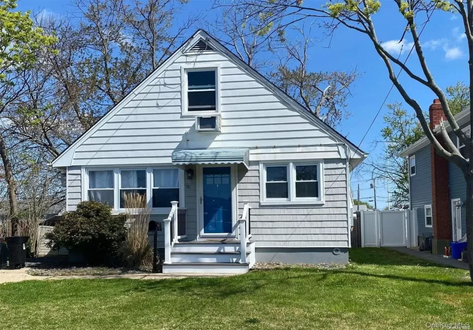 98 North Road, Babylon, NY, 3 Bedrooms Bedrooms, 7 Rooms Rooms,1 BathroomBathrooms,Residential Lease,For Rent,North,0,1014944 98 North Road, Babylon, NY, 3 Bedrooms Bedrooms, 7 Rooms Rooms,1 BathroomBathrooms,Residential Lease,For Rent,North,0,1014944