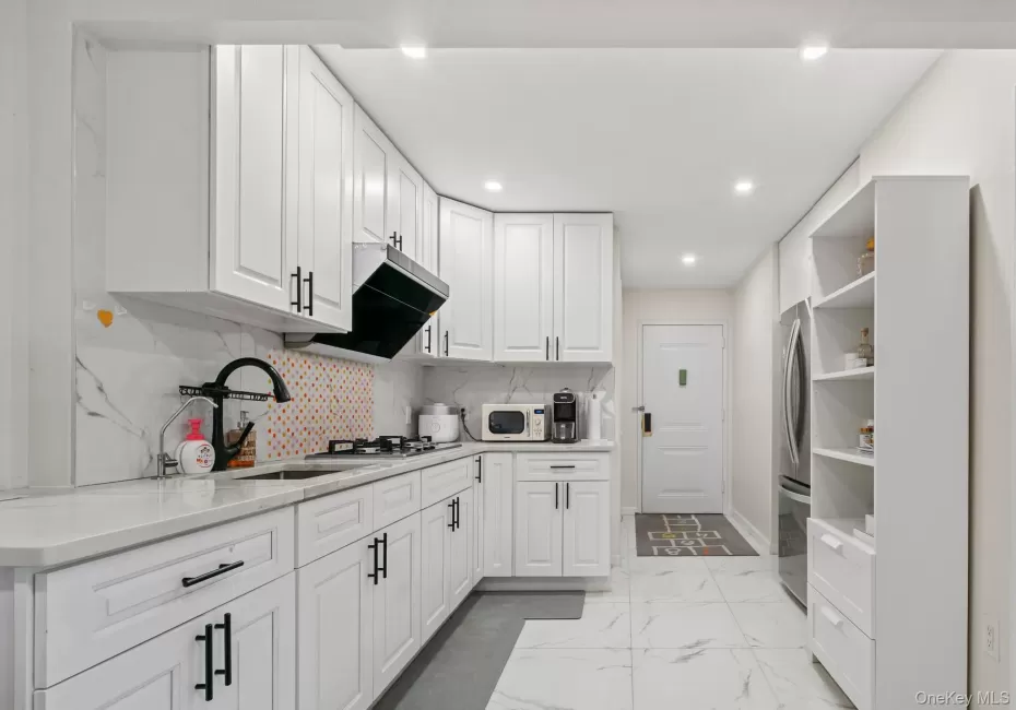 3720 Prince Street, New York, NY, 2 Bedrooms Bedrooms, 6 Rooms Rooms,1 BathroomBathrooms,Residential,For Rent,Prince,0,KEY977315 3720 Prince Street, New York, NY, 2 Bedrooms Bedrooms, 6 Rooms Rooms,1 BathroomBathrooms,Residential,For Rent,Prince,0,KEY977315
