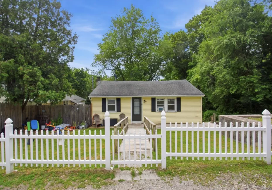 333 Route 312, Southeast, NY, 2 Bedrooms Bedrooms, 6 Rooms Rooms,2 BathroomsBathrooms,Residential,For Rent,Route 312,0,1011083 333 Route 312, Southeast, NY, 2 Bedrooms Bedrooms, 6 Rooms Rooms,2 BathroomsBathrooms,Residential,For Rent,Route 312,0,1011083