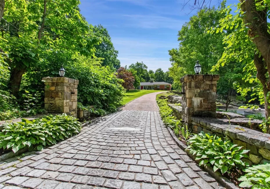 736 Croton Lake Road, Bedford, NY, 5 Bedrooms Bedrooms, 10 Rooms Rooms,3 BathroomsBathrooms,Residential,For Rent,Croton Lake,0,1012163 736 Croton Lake Road, Bedford, NY, 5 Bedrooms Bedrooms, 10 Rooms Rooms,3 BathroomsBathrooms,Residential,For Rent,Croton Lake,0,1012163