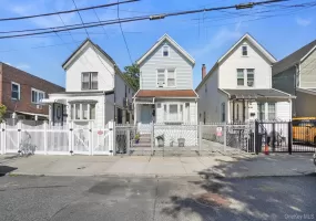 99-13 215th Street, New York, NY, 4 Bedrooms Bedrooms, 10 Rooms Rooms,2 BathroomsBathrooms,Residential,For Rent,215th,0,1014366 99-13 215th Street, New York, NY, 4 Bedrooms Bedrooms, 10 Rooms Rooms,2 BathroomsBathrooms,Residential,For Rent,215th,0,1014366