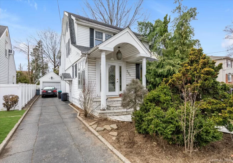 104 E. Melrose Street, Hempstead, NY, 4 Bedrooms Bedrooms, 9 Rooms Rooms,2 BathroomsBathrooms,Residential,For Rent,E. Melrose,0,KEY969380 104 E. Melrose Street, Hempstead, NY, 4 Bedrooms Bedrooms, 9 Rooms Rooms,2 BathroomsBathrooms,Residential,For Rent,E. Melrose,0,KEY969380