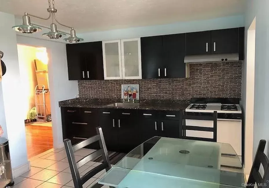 3080 Voorhies Avenue, New York, NY, 2 Bedrooms Bedrooms, 5 Rooms Rooms,1 BathroomBathrooms,Residential,For Rent,Voorhies,0,1010295 3080 Voorhies Avenue, New York, NY, 2 Bedrooms Bedrooms, 5 Rooms Rooms,1 BathroomBathrooms,Residential,For Rent,Voorhies,0,1010295
