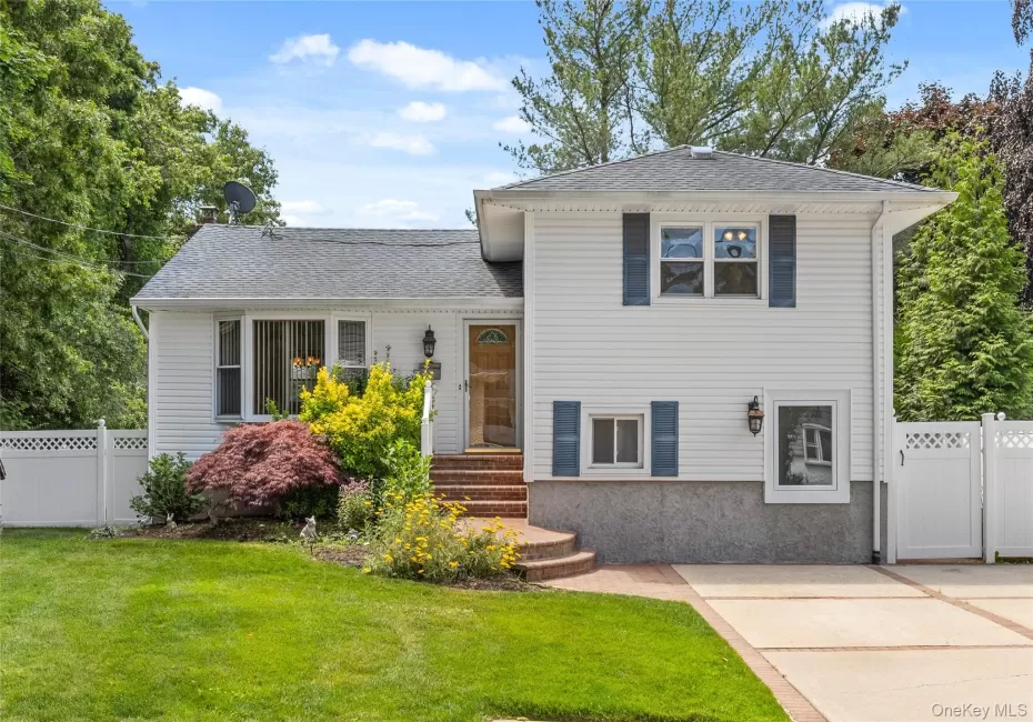 80 Pine Street, Oyster Bay, NY, 4 Bedrooms Bedrooms, 8 Rooms Rooms,2 BathroomsBathrooms,Residential,For Rent,Pine,0,1012424 80 Pine Street, Oyster Bay, NY, 4 Bedrooms Bedrooms, 8 Rooms Rooms,2 BathroomsBathrooms,Residential,For Rent,Pine,0,1012424