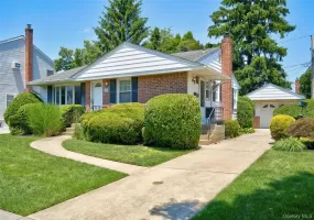 41 Elwood Avenue, Oyster Bay, NY, 3 Bedrooms Bedrooms, 5 Rooms Rooms,1 BathroomBathrooms,Residential,For Rent,Elwood,0,KEY1014124 41 Elwood Avenue, Oyster Bay, NY, 3 Bedrooms Bedrooms, 5 Rooms Rooms,1 BathroomBathrooms,Residential,For Rent,Elwood,0,KEY1014124