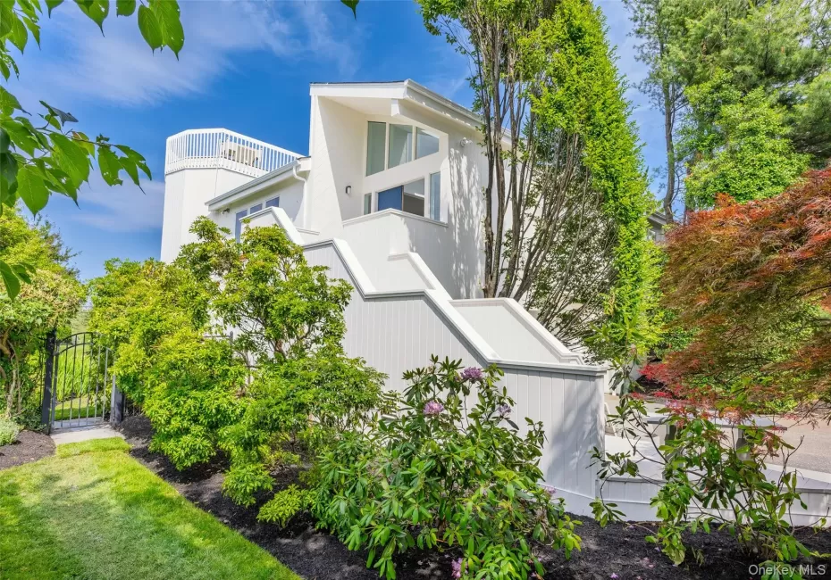32 Contessa Court, Brookhaven, NY, 5 Bedrooms Bedrooms, 10 Rooms Rooms,3 BathroomsBathrooms,Residential,For Rent,Contessa,0,1014504 32 Contessa Court, Brookhaven, NY, 5 Bedrooms Bedrooms, 10 Rooms Rooms,3 BathroomsBathrooms,Residential,For Rent,Contessa,0,1014504