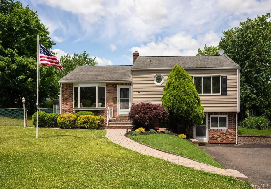 70 Mc Kenna Street, Orangetown, NY, 3 Bedrooms Bedrooms, 10 Rooms Rooms,2 BathroomsBathrooms,Residential,For Rent,Mc Kenna,0,1008562 70 Mc Kenna Street, Orangetown, NY, 3 Bedrooms Bedrooms, 10 Rooms Rooms,2 BathroomsBathrooms,Residential,For Rent,Mc Kenna,0,1008562