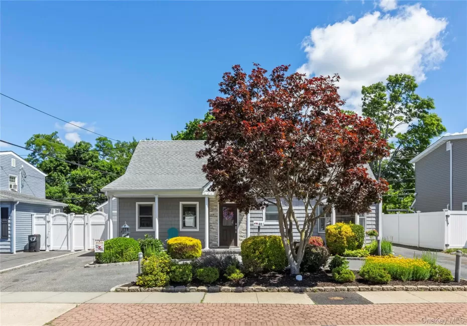 51 Cliff Lane, Hempstead, NY, 3 Bedrooms Bedrooms, 8 Rooms Rooms,2 BathroomsBathrooms,Residential,For Rent,Cliff,0,1013886 51 Cliff Lane, Hempstead, NY, 3 Bedrooms Bedrooms, 8 Rooms Rooms,2 BathroomsBathrooms,Residential,For Rent,Cliff,0,1013886