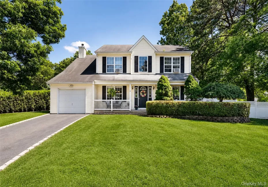 Picturesque 4 bed colonial with front porch Picturesque 4 bed colonial with front porch