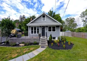 26 Roslyn Road, Kent, NY, 2 Bedrooms Bedrooms, 5 Rooms Rooms,1 BathroomBathrooms,Residential,For Rent,Roslyn,0,1006627 26 Roslyn Road, Kent, NY, 2 Bedrooms Bedrooms, 5 Rooms Rooms,1 BathroomBathrooms,Residential,For Rent,Roslyn,0,1006627