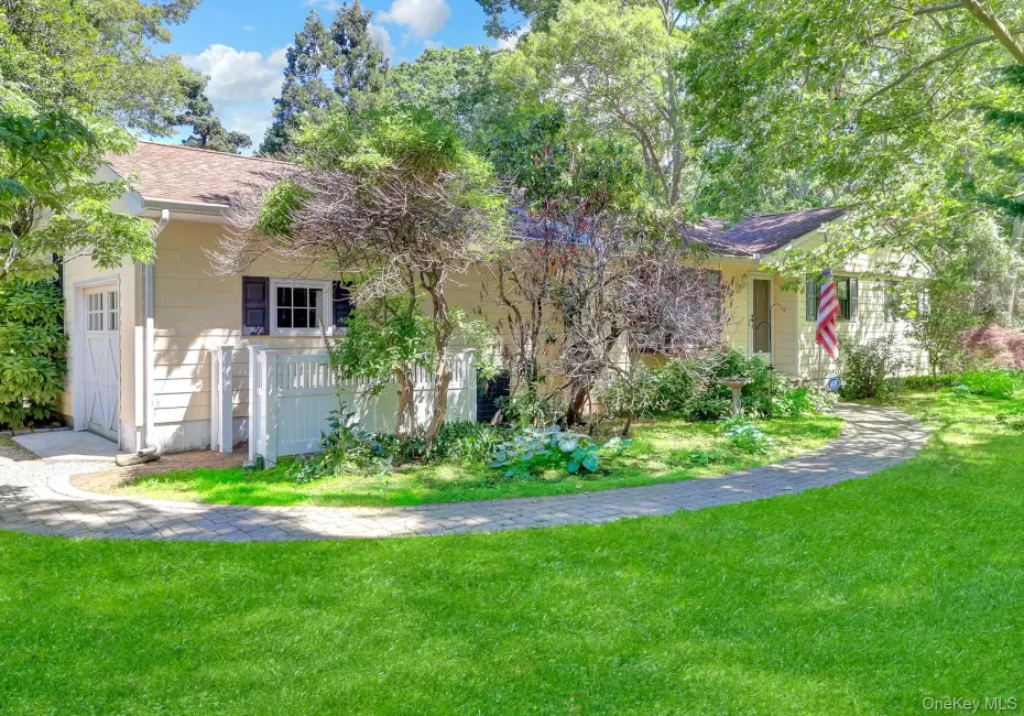 201 Miller Place Road, Brookhaven, NY, 3 Bedrooms Bedrooms, 8 Rooms Rooms,1 BathroomBathrooms,Residential,For Rent,Miller Place,0,1014719 201 Miller Place Road, Brookhaven, NY, 3 Bedrooms Bedrooms, 8 Rooms Rooms,1 BathroomBathrooms,Residential,For Rent,Miller Place,0,1014719