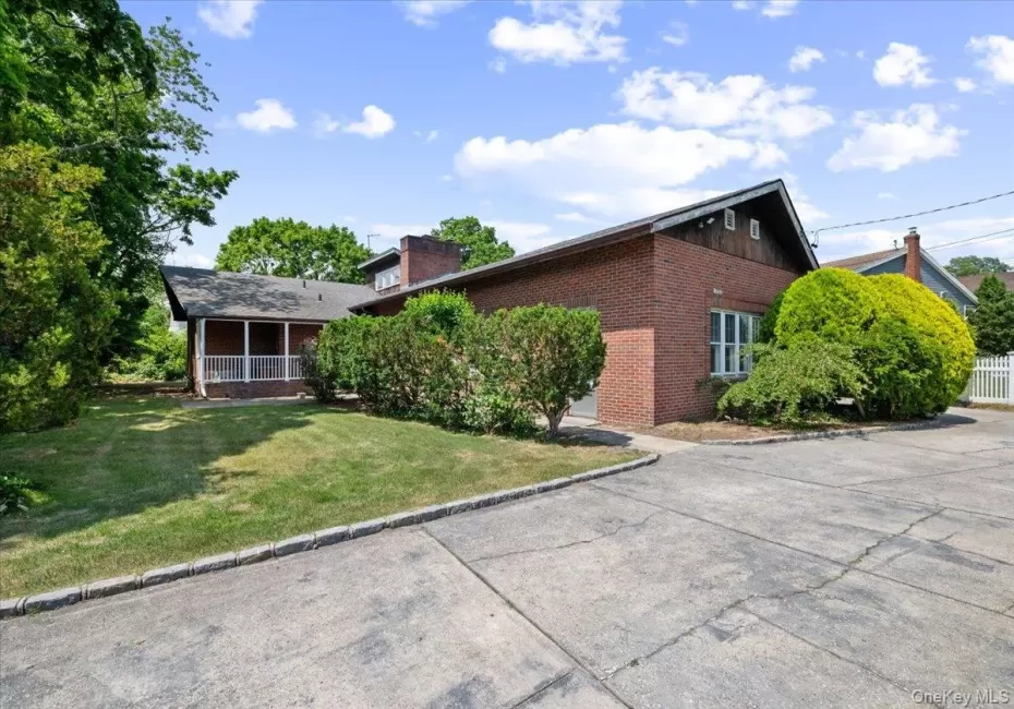 1026 Broadway, Hempstead, NY, 3 Bedrooms Bedrooms, 9 Rooms Rooms,2 BathroomsBathrooms,Residential,For Rent,Broadway,0,1011966 1026 Broadway, Hempstead, NY, 3 Bedrooms Bedrooms, 9 Rooms Rooms,2 BathroomsBathrooms,Residential,For Rent,Broadway,0,1011966