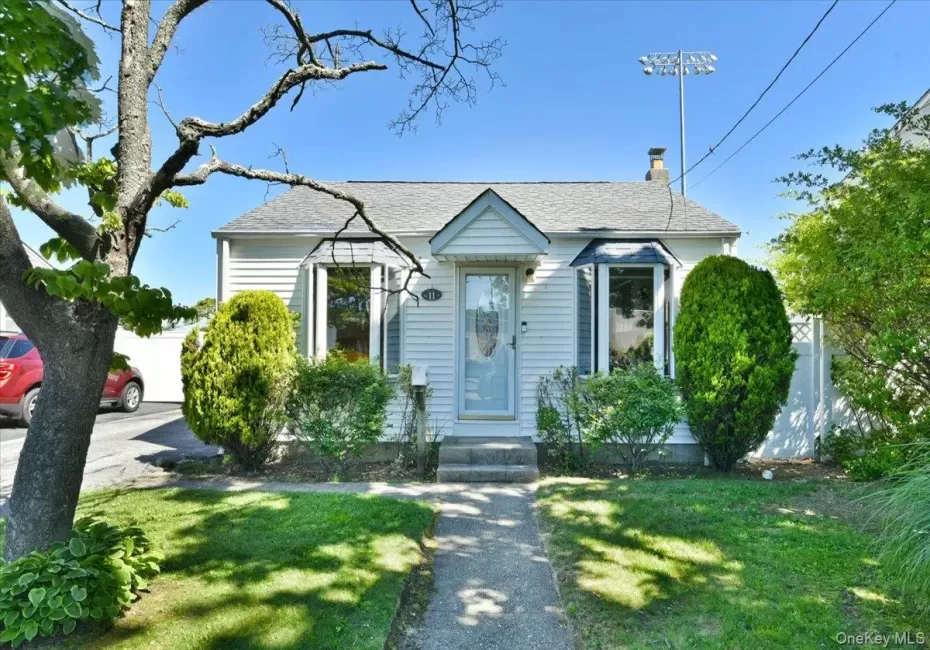 11 Glenda Drive, West Babylon, NY, 2 Bedrooms Bedrooms, 6 Rooms Rooms,1 BathroomBathrooms,Residential,For Rent,Glenda,0,1013177 11 Glenda Drive, West Babylon, NY, 2 Bedrooms Bedrooms, 6 Rooms Rooms,1 BathroomBathrooms,Residential,For Rent,Glenda,0,1013177