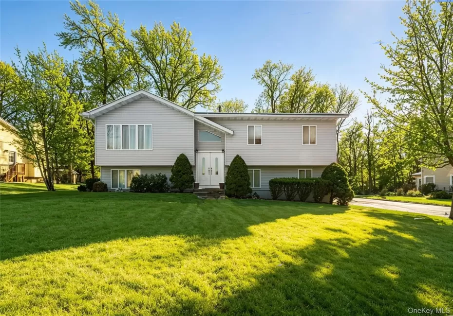 20 Mountainview Avenue, Ramapo, NY, 5 Bedrooms Bedrooms, 14 Rooms Rooms,3 BathroomsBathrooms,Residential,For Rent,Mountainview,0,1014777 20 Mountainview Avenue, Ramapo, NY, 5 Bedrooms Bedrooms, 14 Rooms Rooms,3 BathroomsBathrooms,Residential,For Rent,Mountainview,0,1014777