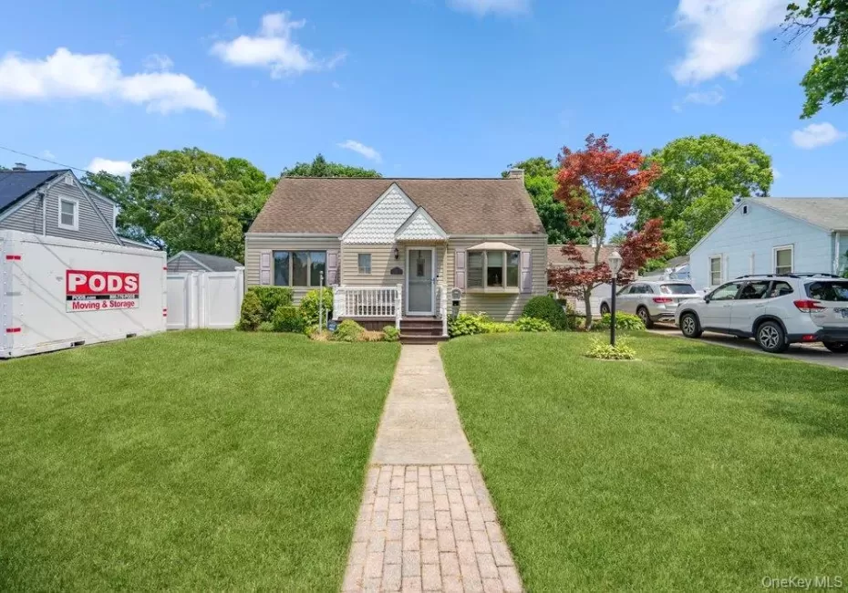 17 Brook Place, Islip, NY, 3 Bedrooms Bedrooms, 7 Rooms Rooms,1 BathroomBathrooms,Residential,For Rent,Brook,0,1003293 17 Brook Place, Islip, NY, 3 Bedrooms Bedrooms, 7 Rooms Rooms,1 BathroomBathrooms,Residential,For Rent,Brook,0,1003293