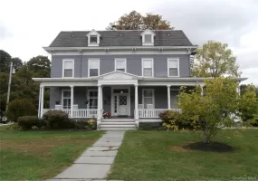26 Oakland Avenue, Warwick (town), NY, 1 Bedroom Bedrooms, 3 Rooms Rooms,1 BathroomBathrooms,Residential Lease,For Rent,Oakland,0,1014843 26 Oakland Avenue, Warwick (town), NY, 1 Bedroom Bedrooms, 3 Rooms Rooms,1 BathroomBathrooms,Residential Lease,For Rent,Oakland,0,1014843