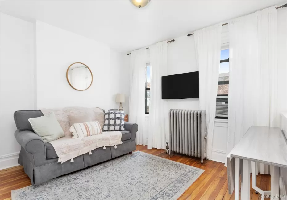 29-07 35th Avenue, New York, NY, 3 Bedrooms Bedrooms, 5 Rooms Rooms,2 BathroomsBathrooms,Residential Lease,For Rent,35th,0,1005535 29-07 35th Avenue, New York, NY, 3 Bedrooms Bedrooms, 5 Rooms Rooms,2 BathroomsBathrooms,Residential Lease,For Rent,35th,0,1005535