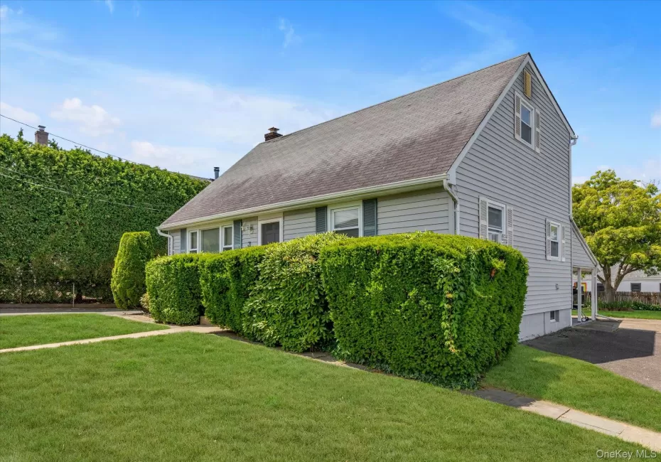 3 Avenue B, Oyster Bay, NY, 4 Bedrooms Bedrooms, 6 Rooms Rooms,2 BathroomsBathrooms,Residential,For Rent,Avenue B,0,1011391 3 Avenue B, Oyster Bay, NY, 4 Bedrooms Bedrooms, 6 Rooms Rooms,2 BathroomsBathrooms,Residential,For Rent,Avenue B,0,1011391