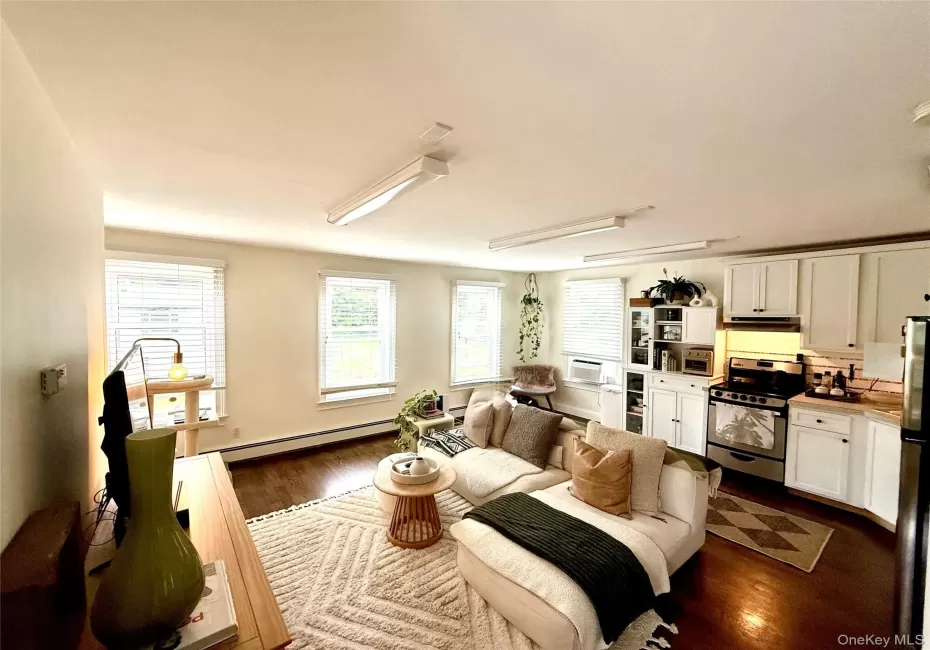 9 Oyster Bay Road, Oyster Bay, NY, 1 Bedroom Bedrooms, 3 Rooms Rooms,1 BathroomBathrooms,Residential Lease,For Rent,Oyster Bay,0,1015011 9 Oyster Bay Road, Oyster Bay, NY, 1 Bedroom Bedrooms, 3 Rooms Rooms,1 BathroomBathrooms,Residential Lease,For Rent,Oyster Bay,0,1015011