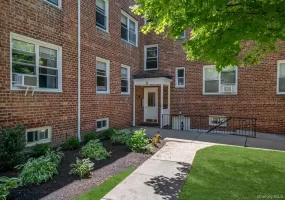 9 Edwards, North Hempstead, NY, 1 Bedroom Bedrooms, 3 Rooms Rooms,1 BathroomBathrooms,Residential,For Rent,Edwards,0,1014923 9 Edwards, North Hempstead, NY, 1 Bedroom Bedrooms, 3 Rooms Rooms,1 BathroomBathrooms,Residential,For Rent,Edwards,0,1014923