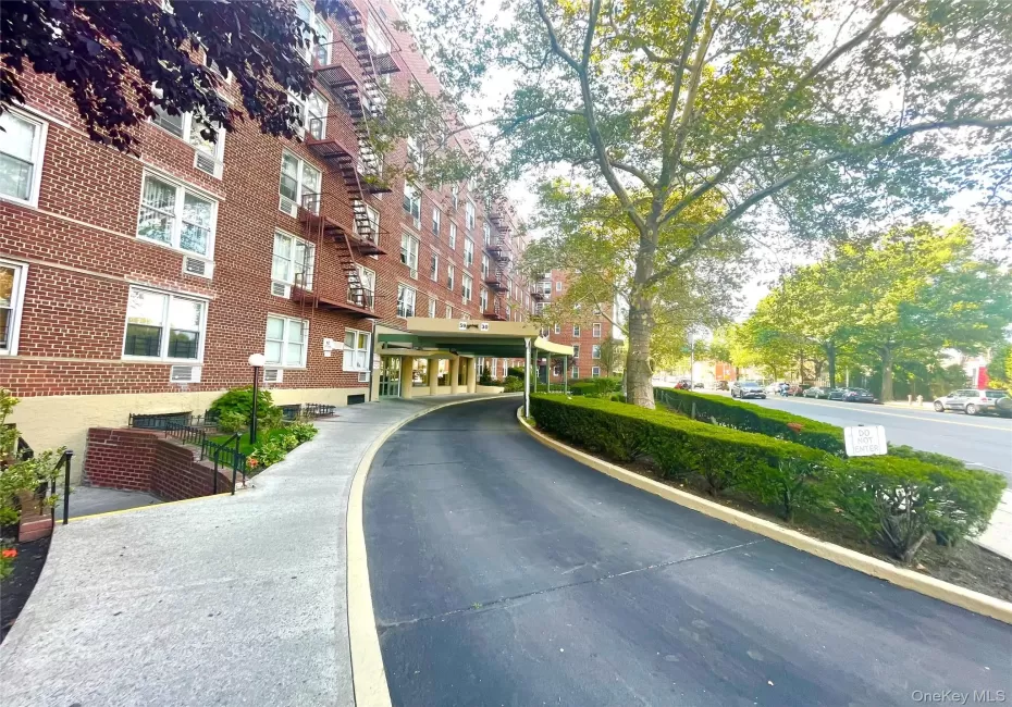 59-30 108th street Street, New York, NY, 1 Bedroom Bedrooms, 3 Rooms Rooms,1 BathroomBathrooms,Residential,For Rent,108th street,0,1014733 59-30 108th street Street, New York, NY, 1 Bedroom Bedrooms, 3 Rooms Rooms,1 BathroomBathrooms,Residential,For Rent,108th street,0,1014733