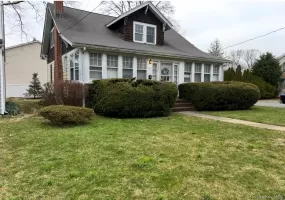 70 Staples Street, Oyster Bay, NY, 4 Bedrooms Bedrooms, 4 Rooms Rooms,1 BathroomBathrooms,Residential,For Rent,Staples,0,1013186 70 Staples Street, Oyster Bay, NY, 4 Bedrooms Bedrooms, 4 Rooms Rooms,1 BathroomBathrooms,Residential,For Rent,Staples,0,1013186