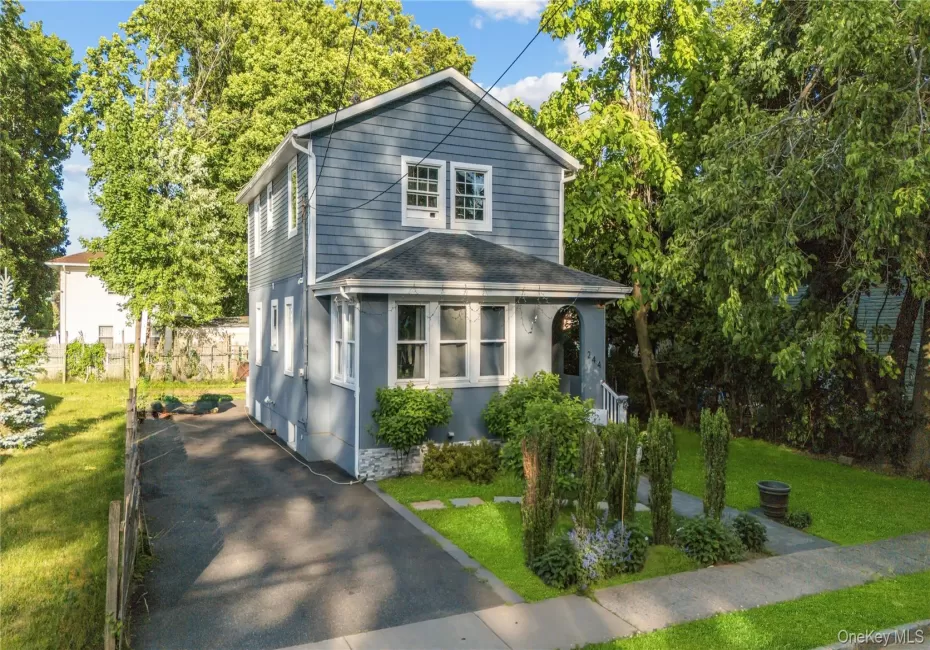 244 Sheridan Street, North Hempstead, NY, 6 Bedrooms Bedrooms, 11 Rooms Rooms,2 BathroomsBathrooms,Residential,For Rent,Sheridan,0,1015026 244 Sheridan Street, North Hempstead, NY, 6 Bedrooms Bedrooms, 11 Rooms Rooms,2 BathroomsBathrooms,Residential,For Rent,Sheridan,0,1015026