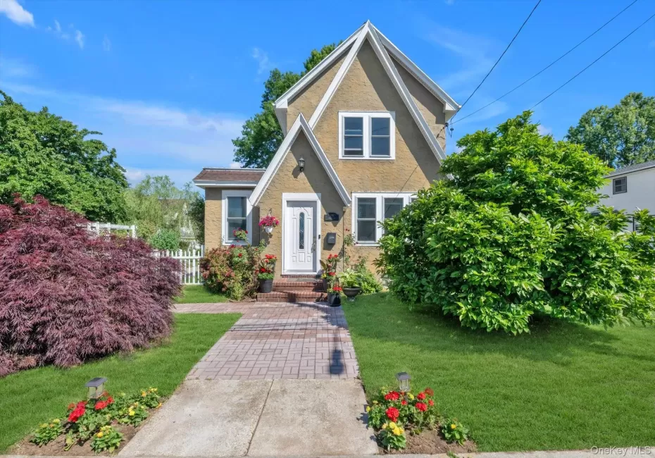 108 Memphis Avenue, Hempstead, NY, 4 Bedrooms Bedrooms, 7 Rooms Rooms,1 BathroomBathrooms,Residential,For Rent,Memphis,0,1014650 108 Memphis Avenue, Hempstead, NY, 4 Bedrooms Bedrooms, 7 Rooms Rooms,1 BathroomBathrooms,Residential,For Rent,Memphis,0,1014650