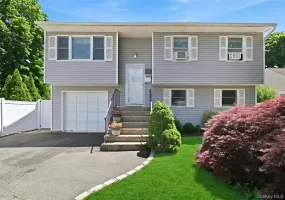 910 3rd Street, Huntington, NY, 4 Bedrooms Bedrooms, 8 Rooms Rooms,2 BathroomsBathrooms,Residential,For Rent,3rd,0,1015089 910 3rd Street, Huntington, NY, 4 Bedrooms Bedrooms, 8 Rooms Rooms,2 BathroomsBathrooms,Residential,For Rent,3rd,0,1015089