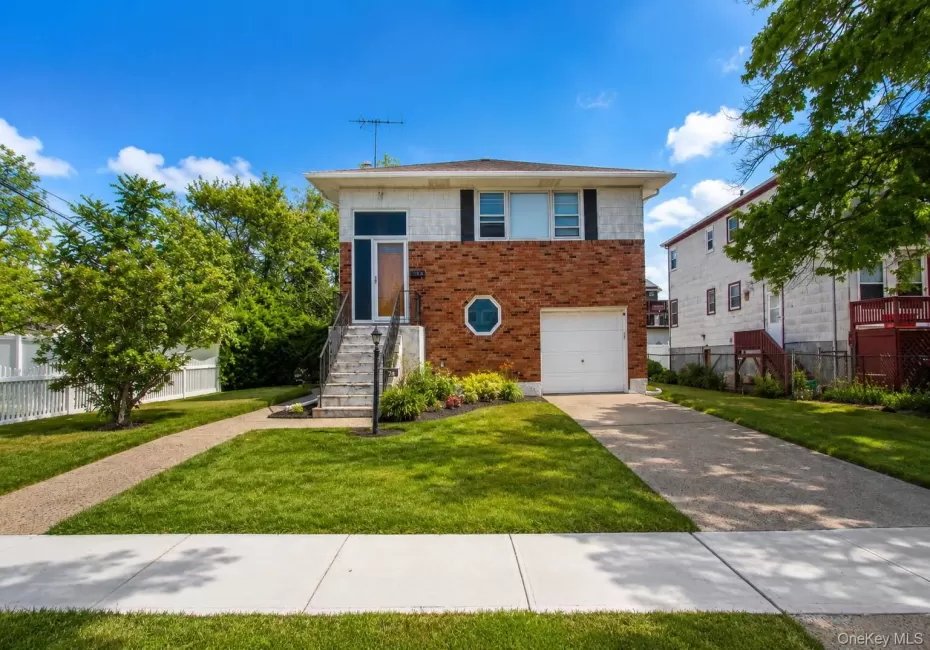 26 Lancaster Road, Hempstead, NY, 3 Bedrooms Bedrooms, 8 Rooms Rooms,2 BathroomsBathrooms,Residential Lease,For Rent,Lancaster,0,1015279 26 Lancaster Road, Hempstead, NY, 3 Bedrooms Bedrooms, 8 Rooms Rooms,2 BathroomsBathrooms,Residential Lease,For Rent,Lancaster,0,1015279