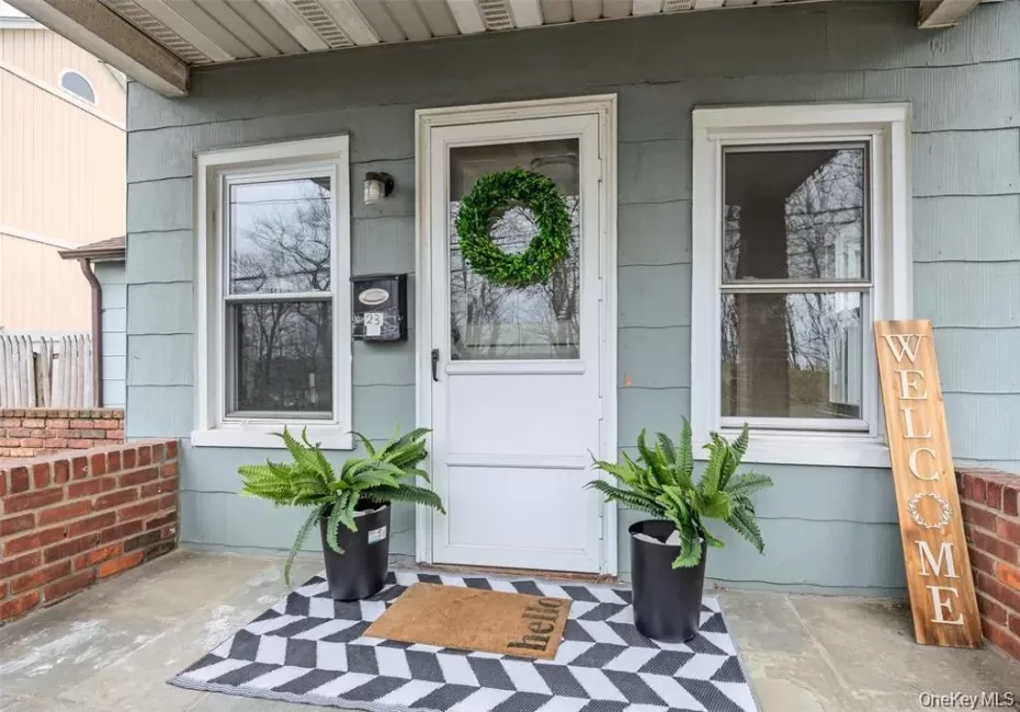 23 Pleasant Avenue, North Hempstead, NY, 1 Bedroom Bedrooms, 4 Rooms Rooms,1 BathroomBathrooms,Residential Lease,For Rent,Pleasant,0,1015352 23 Pleasant Avenue, North Hempstead, NY, 1 Bedroom Bedrooms, 4 Rooms Rooms,1 BathroomBathrooms,Residential Lease,For Rent,Pleasant,0,1015352
