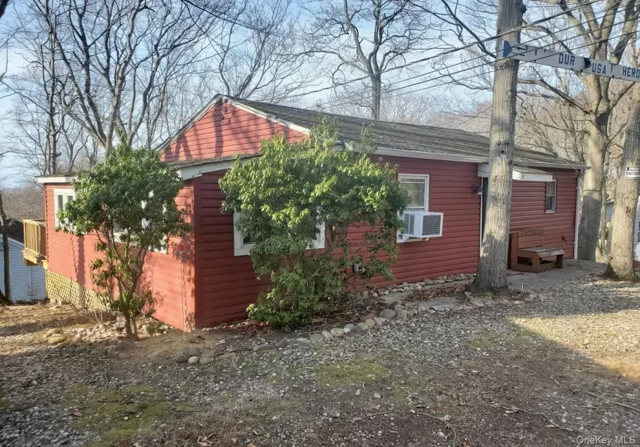15 Way Path, Riverhead, NY, 2 Bedrooms Bedrooms, 5 Rooms Rooms,1 BathroomBathrooms,Residential,For Rent,Way,0,978343 15 Way Path, Riverhead, NY, 2 Bedrooms Bedrooms, 5 Rooms Rooms,1 BathroomBathrooms,Residential,For Rent,Way,0,978343